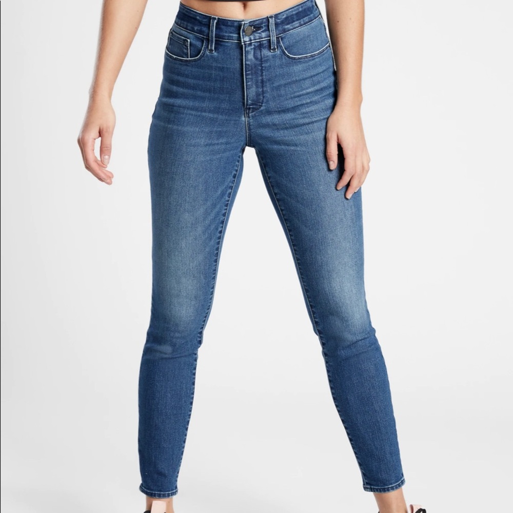 ATHLETA Sculptek Ultra Skinny Jean in True Blue size 12. Excellent condition!